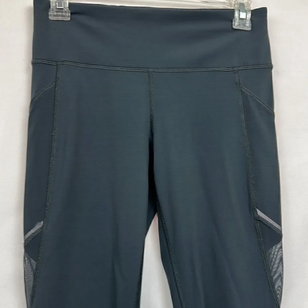 Lululemon gray and mesh cropped leggings size 6 EUC